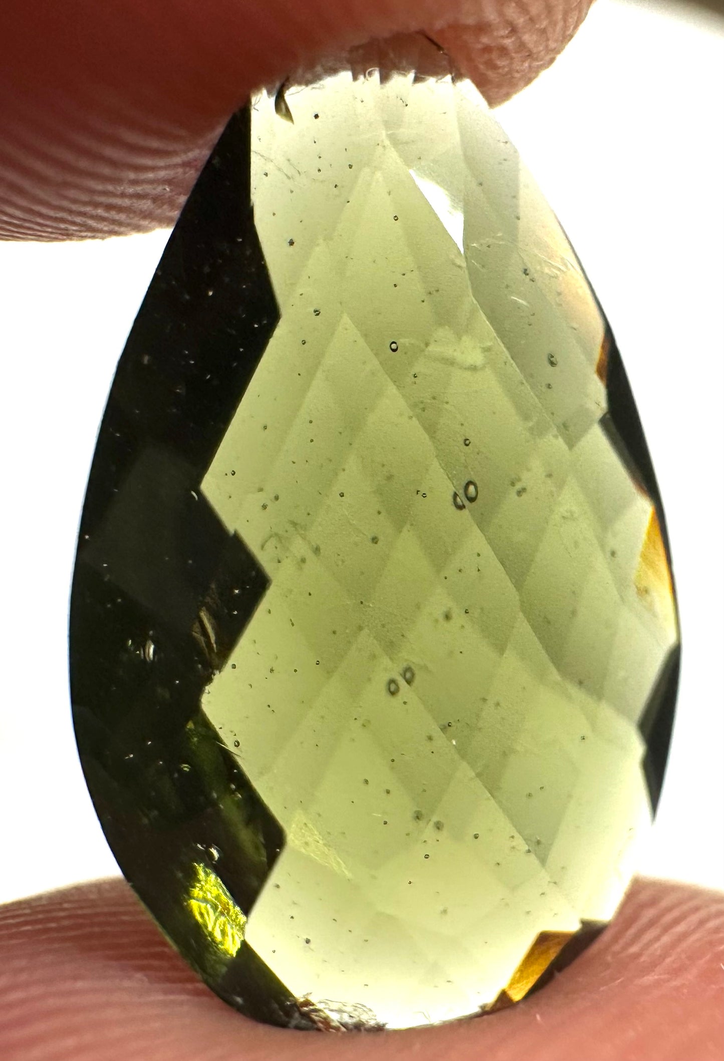 Faceted moldavite
