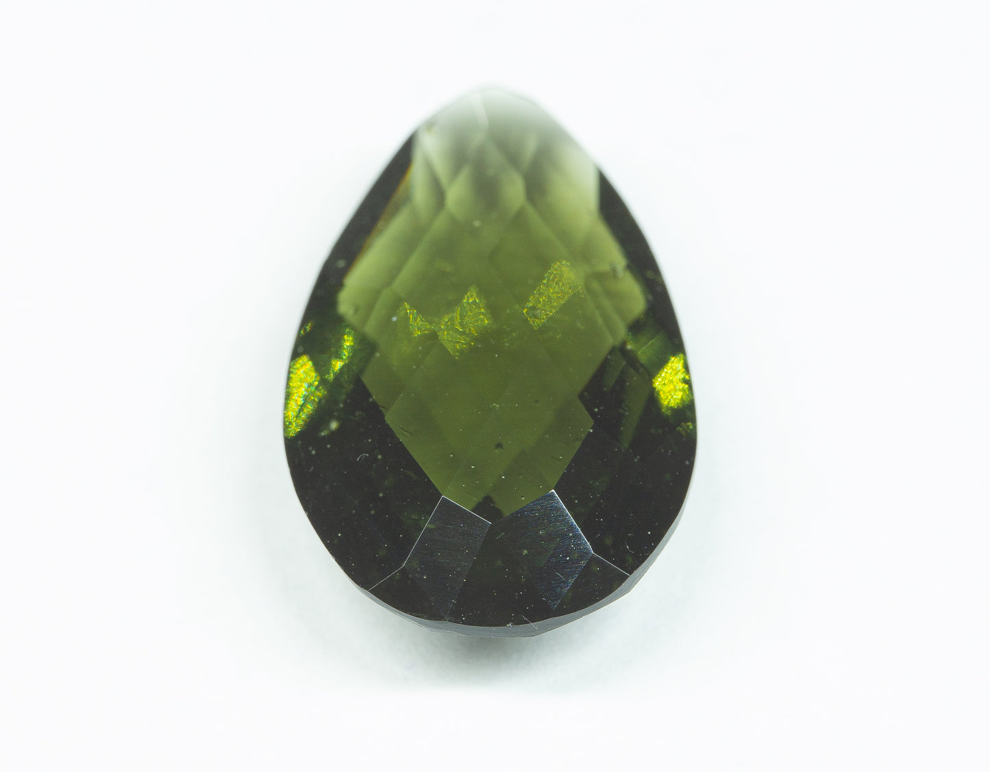 Faceted moldavite
