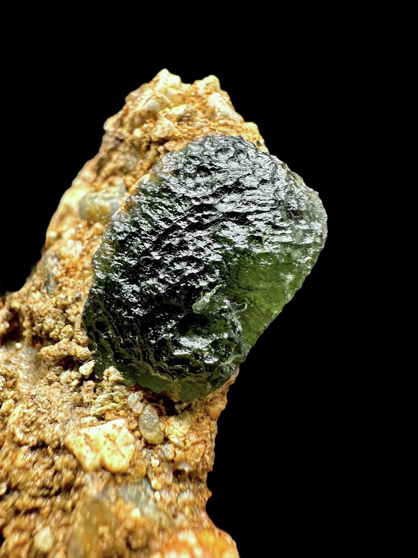 Moldavite In-Situ – Chum – INS021
