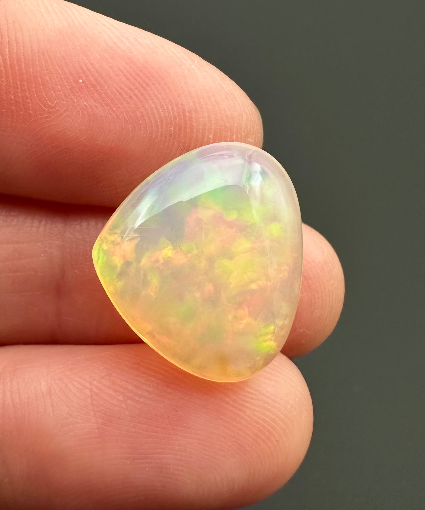 Opale Prezioso – Cabochon – Welo, Ethiopia – OPK010