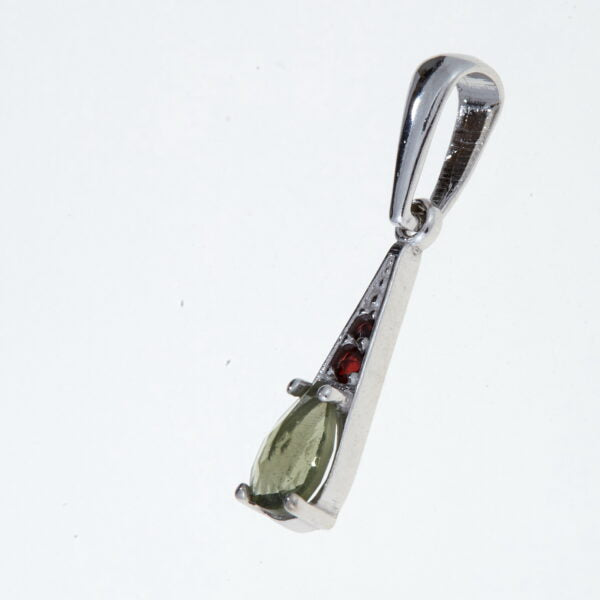 Pendente in oro con moldavite e granati 1002WG