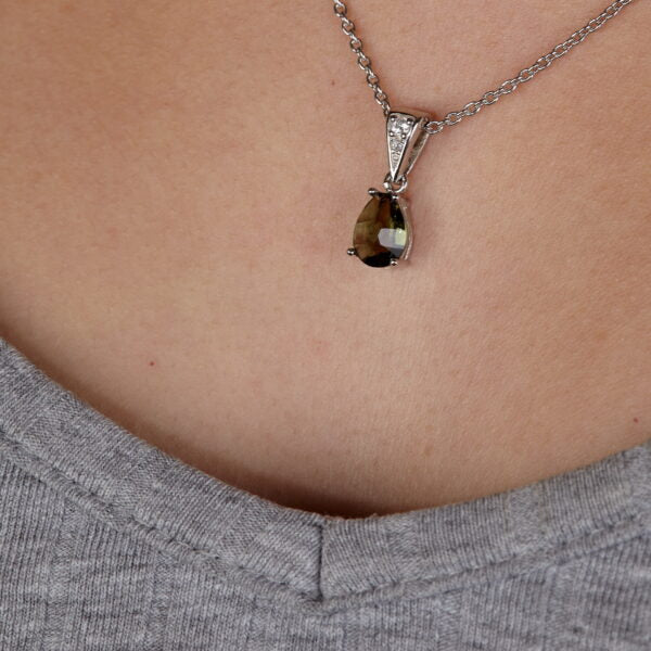 Pendente in argento con moldavite e zirconi 1019