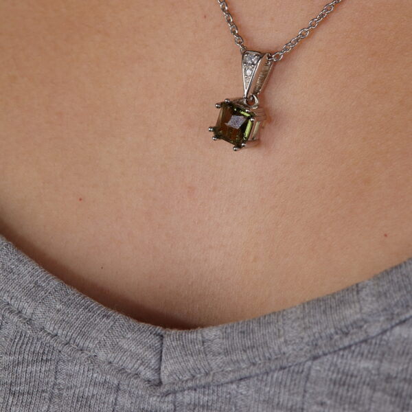 Pendente in argento con moldavite e zirconi 1020Z