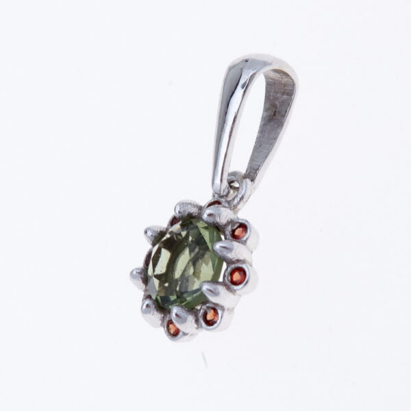 Pendente in oro con moldavite e granati 1125WG