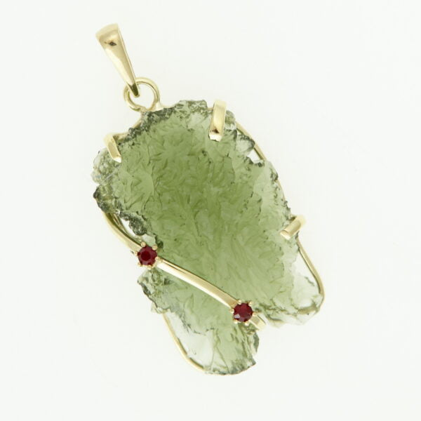 Pendente in oro con a moldavite e granati 7094
