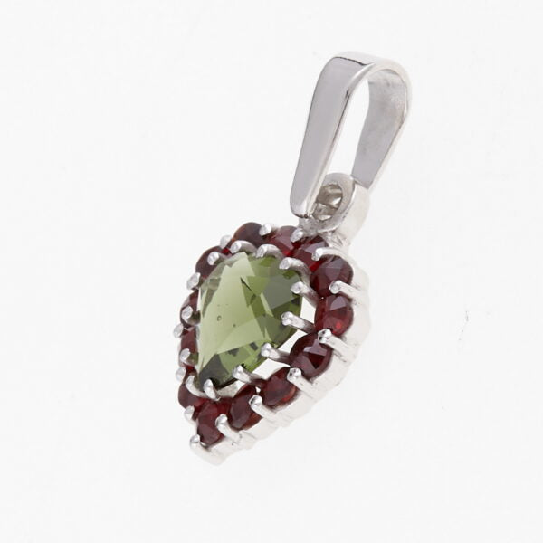 Pendente in argento con moldavite e granati – cuore 025