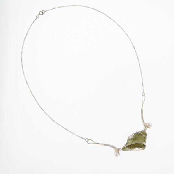 Collana d'argento con moldavite and pearls 7759