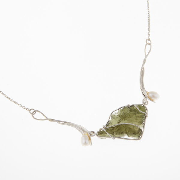 Collana d'argento con moldavite and pearls 7759