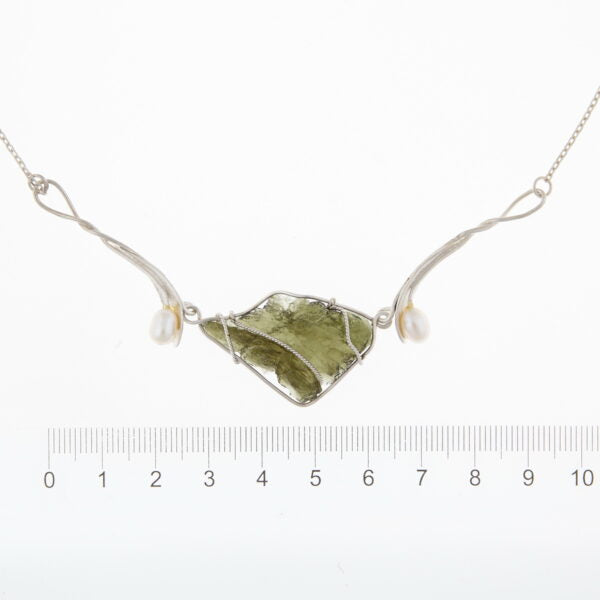 Collana d'argento con moldavite and pearls 7759