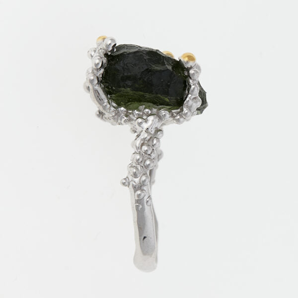 Anello in argento con natural moldavite 9730