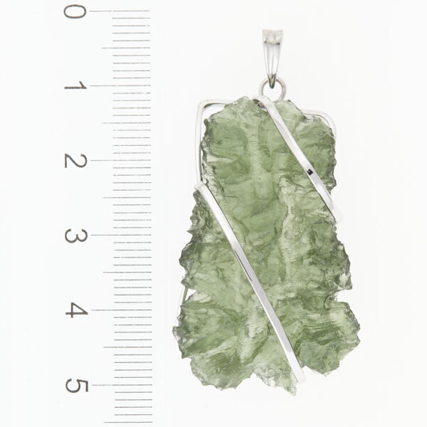 Pendente in oro con a moldavite 8555