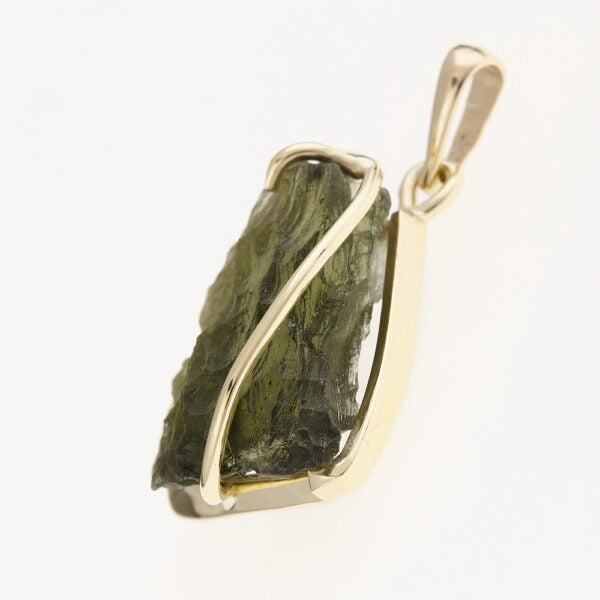 Pendente in oro con a moldavite 8618