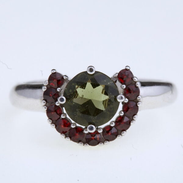 Anello in argento con moldavite e granati 091G