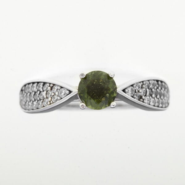 Anello in argento con moldavite e zirconi
