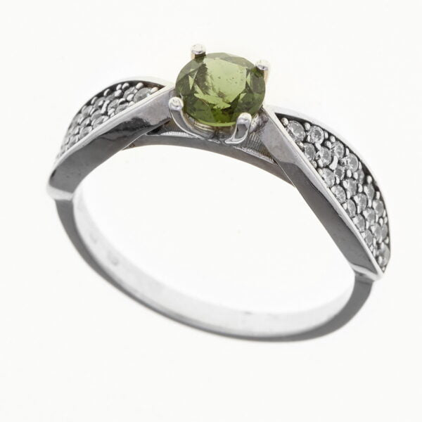 Anello in argento con moldavite e zirconi