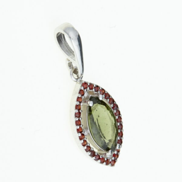 Pendente in argento con moldavite e granati 329G