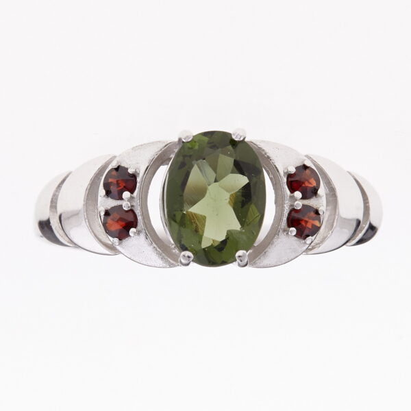 Anello in argento con moldavite e granati 608G