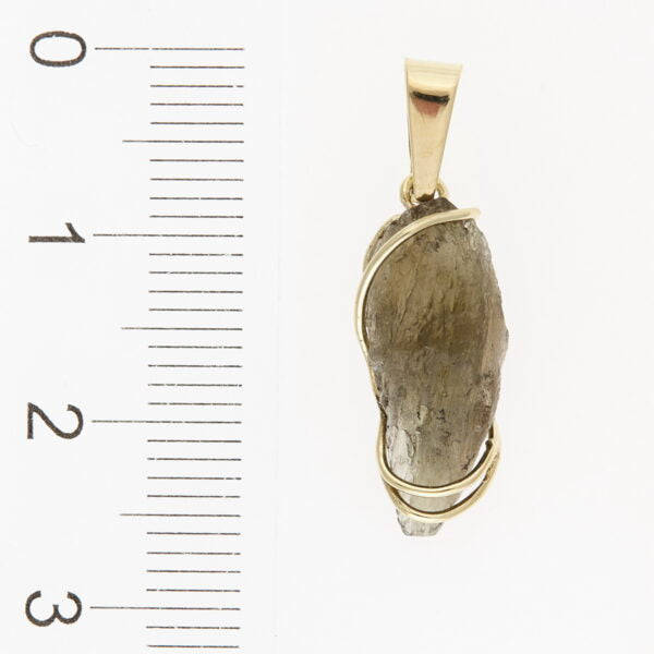 Pendente in oro con natural moldavite 071