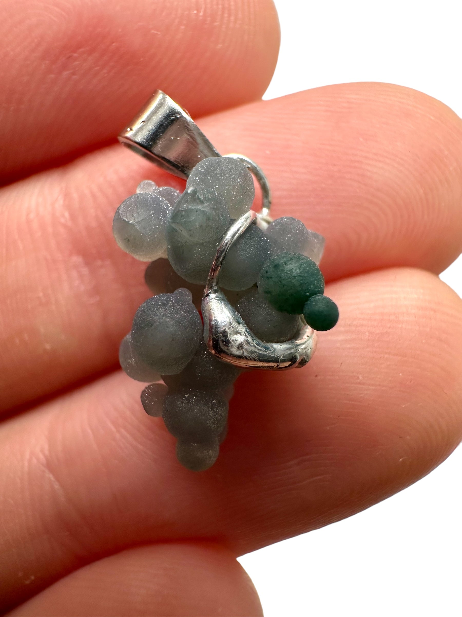 Grape chalcedony pendant - P/HCH46