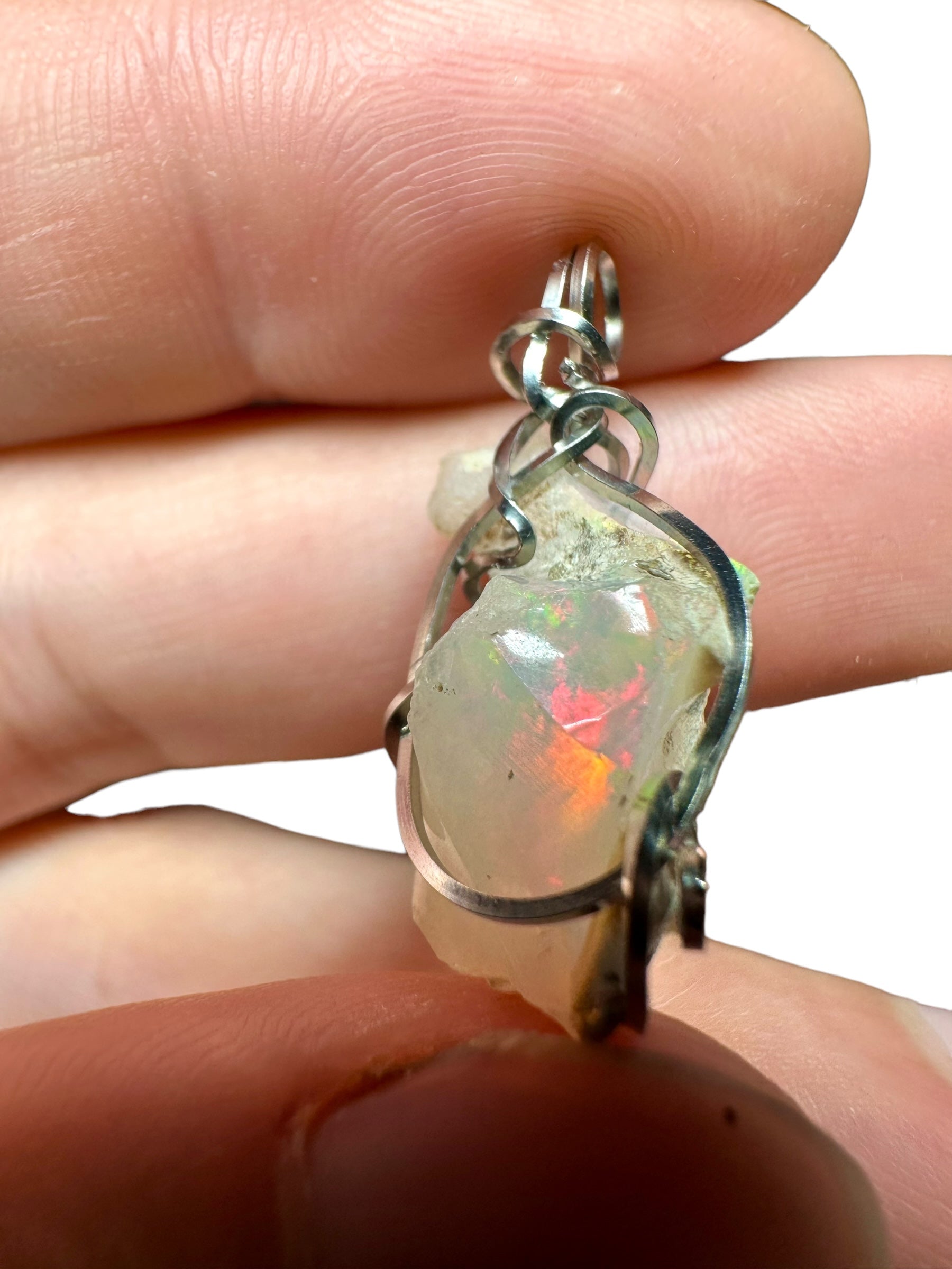 Precious opal pendant - P/OP003