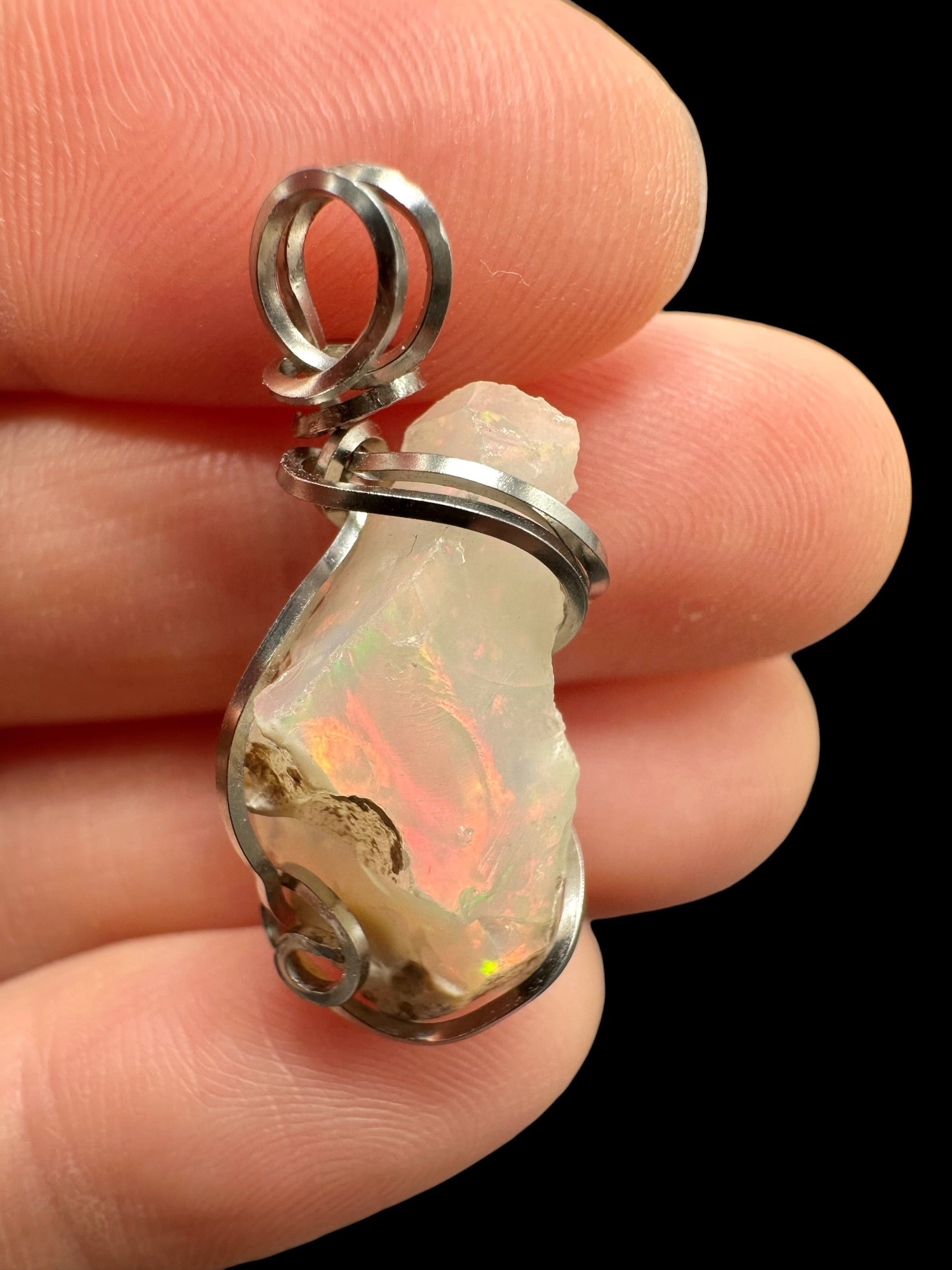 Precious opal pendant - P/OP003