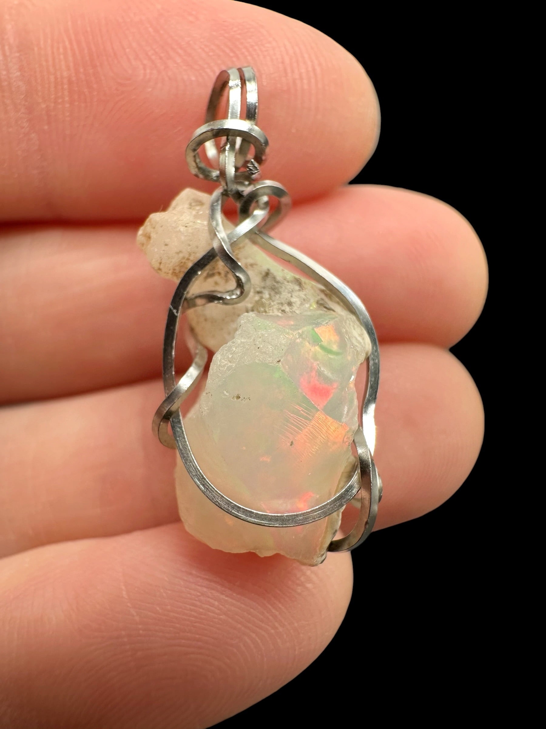 Precious opal pendant - P/OP003