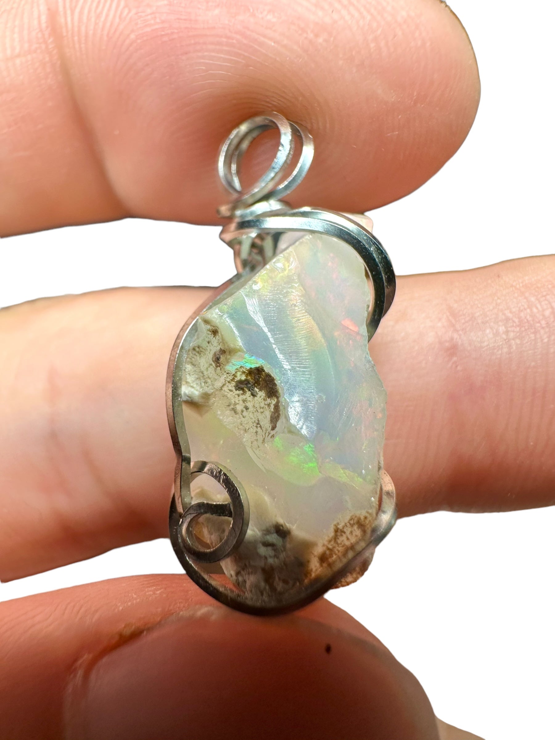 Precious opal pendant - P/OP003