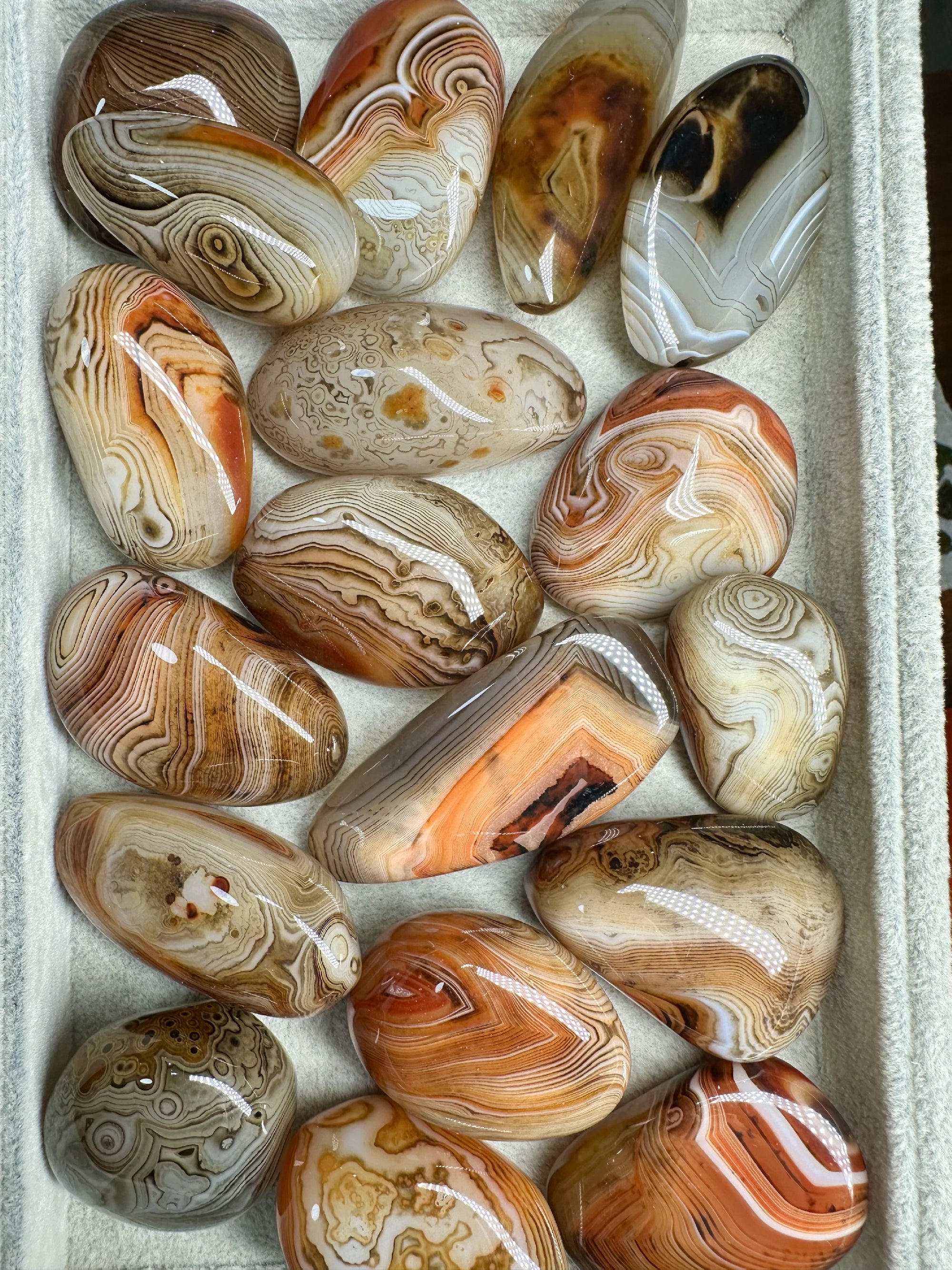 Tumbled agate – Madagascar – 5 kg (4-6,5 cm)