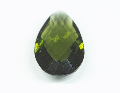 Faceted moldavite