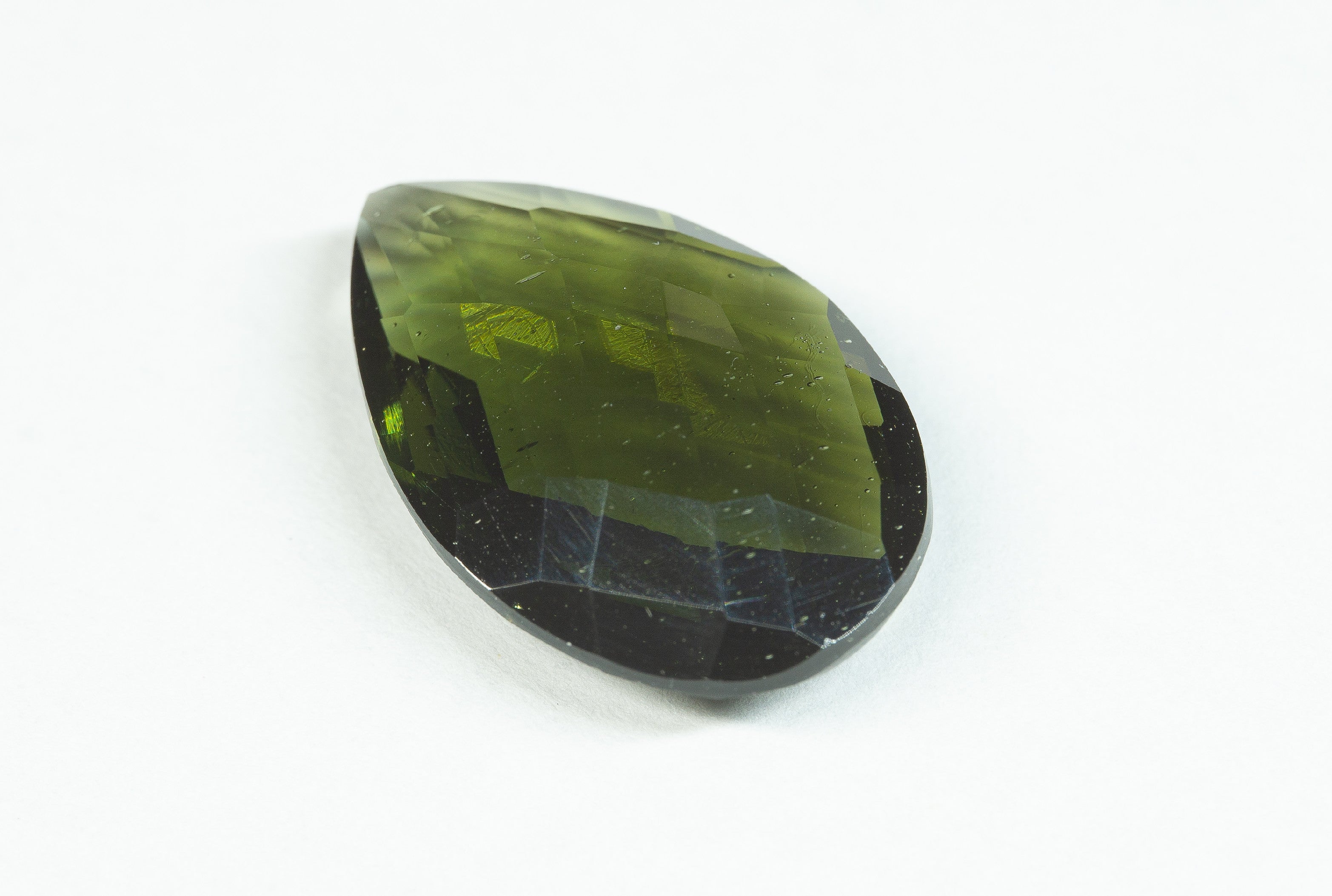 Faceted moldavite 8,95ct - BV029