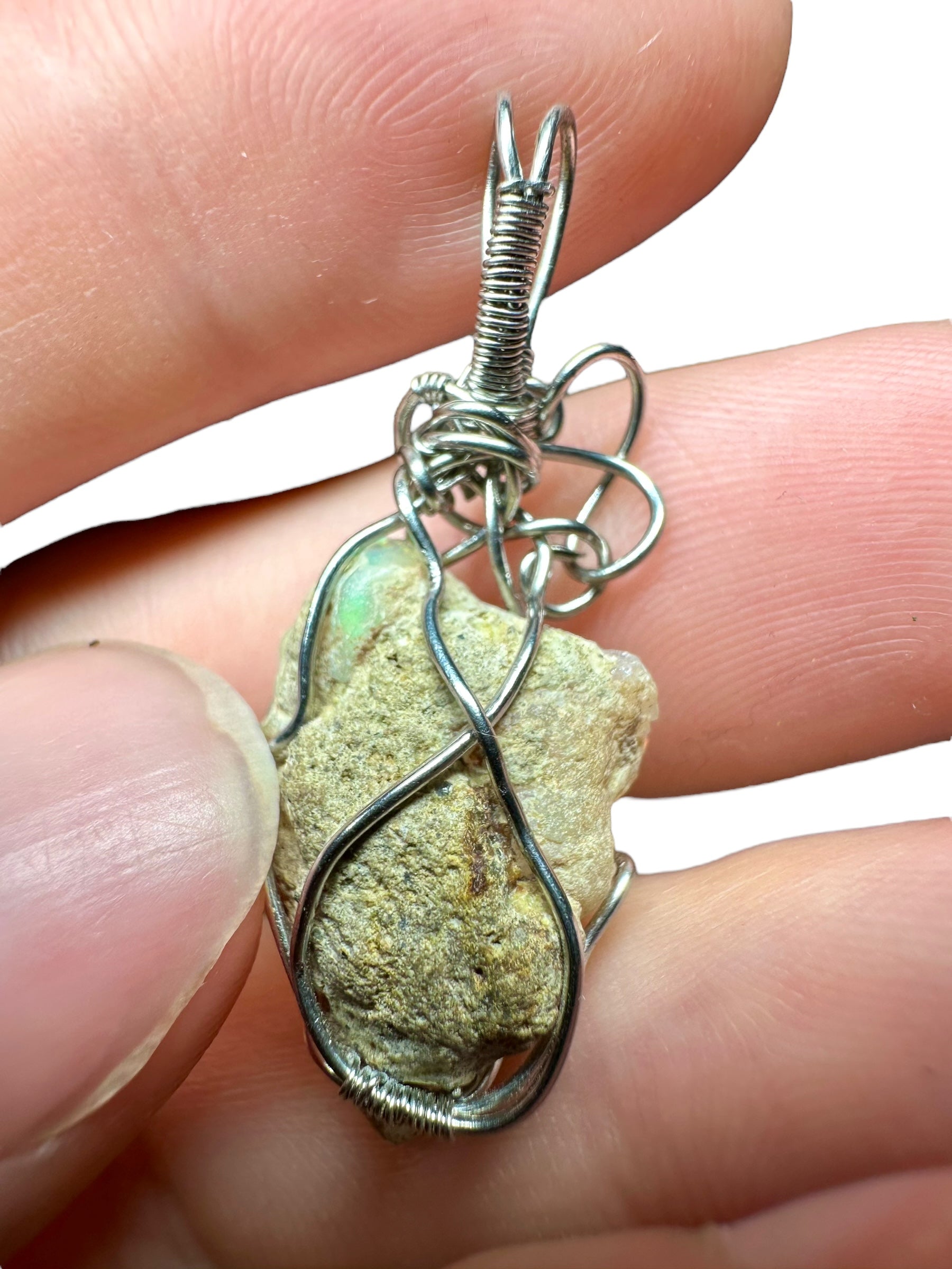 Precious opal pendant - P/OP004