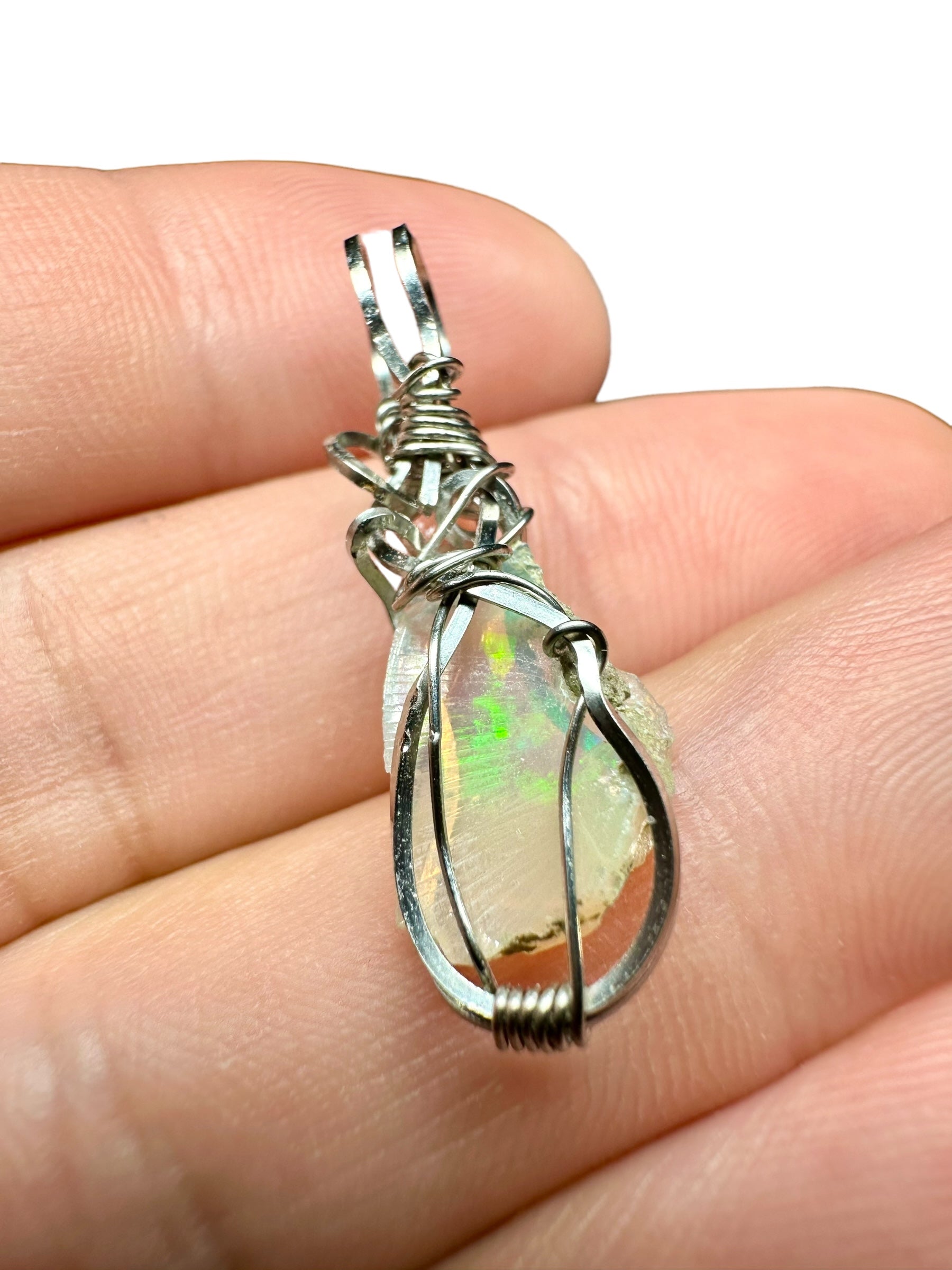 Precious opal pendant - P/OP007