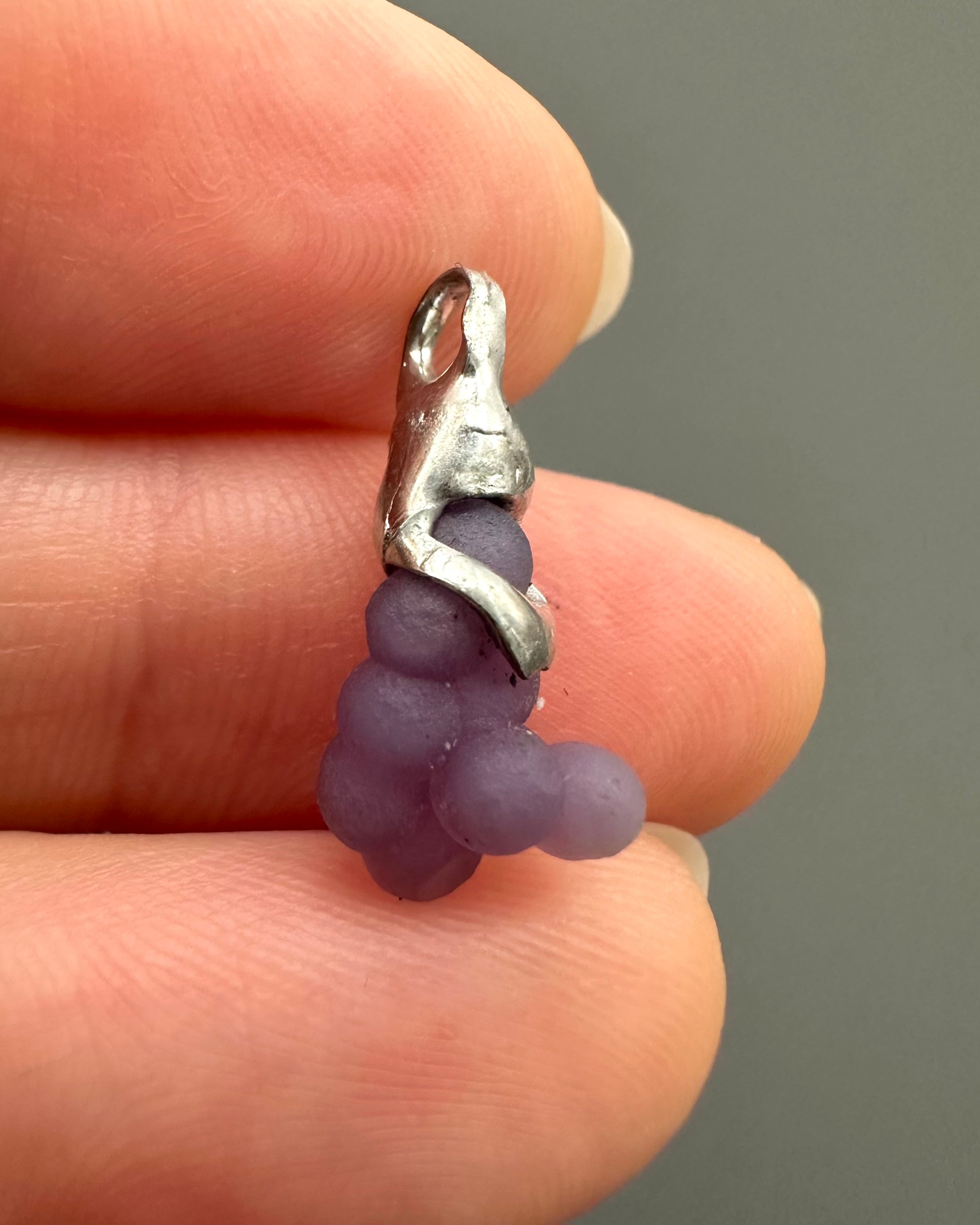 Grape chalcedony pendant - P/HCH51