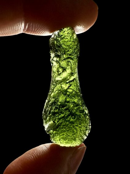 Moldavite Grezza – Nechov – 10,6g - V109-7 retroilluminata