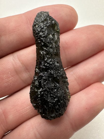 Moldavite a forma di clessidra