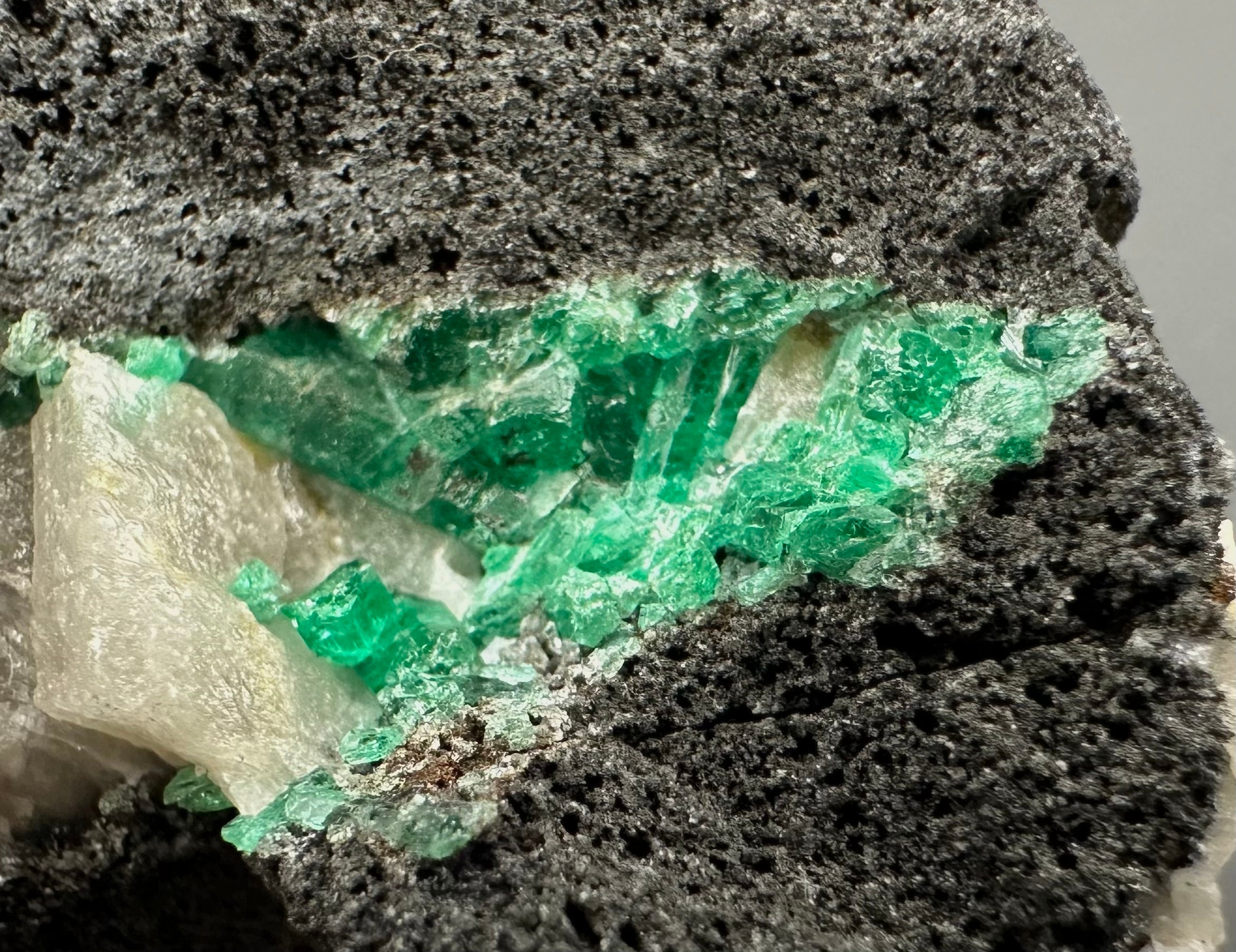 Emerald – Puerto Arturo – Boyaca, Colombia - SM040