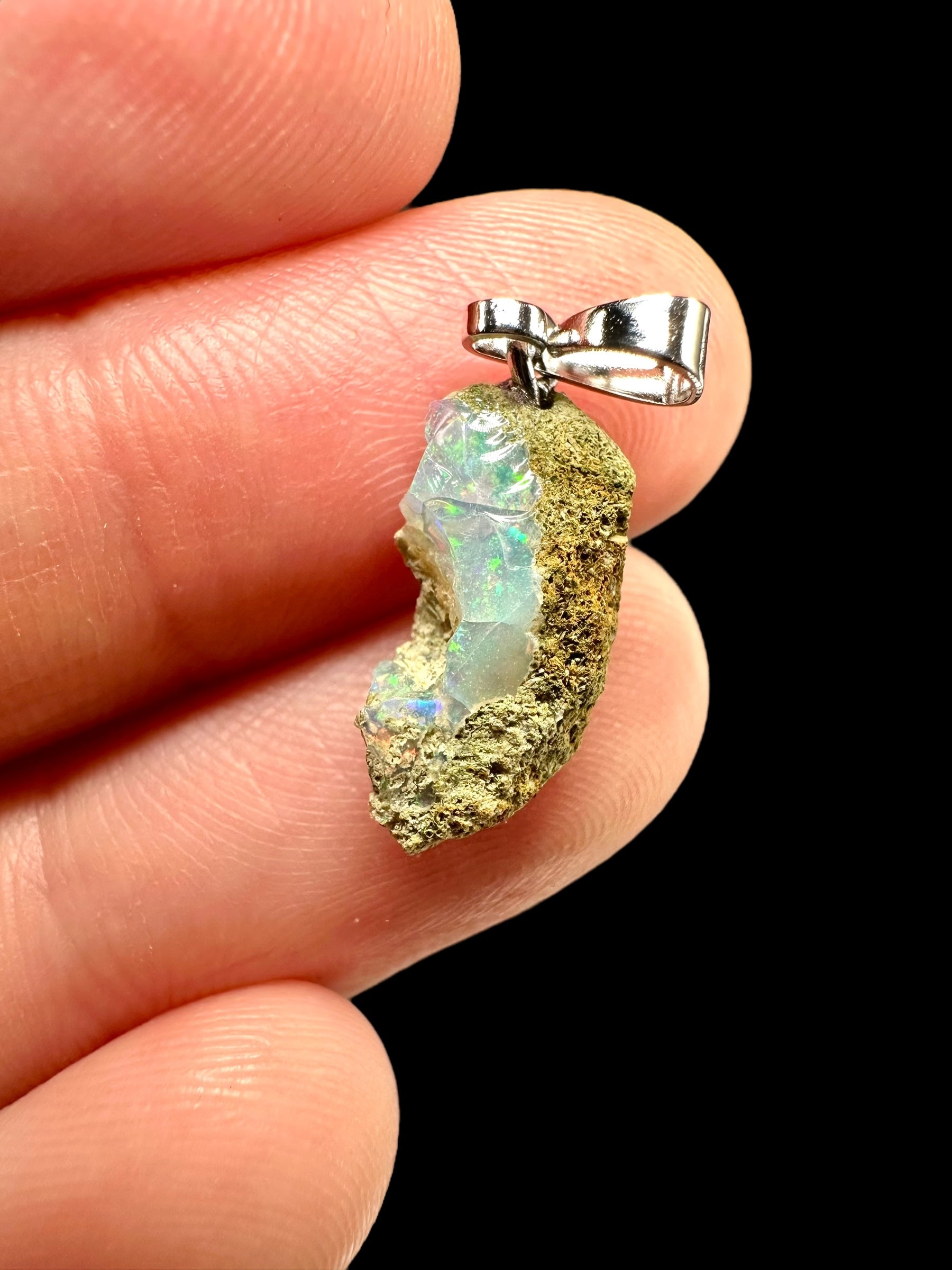 Precious opal pendant