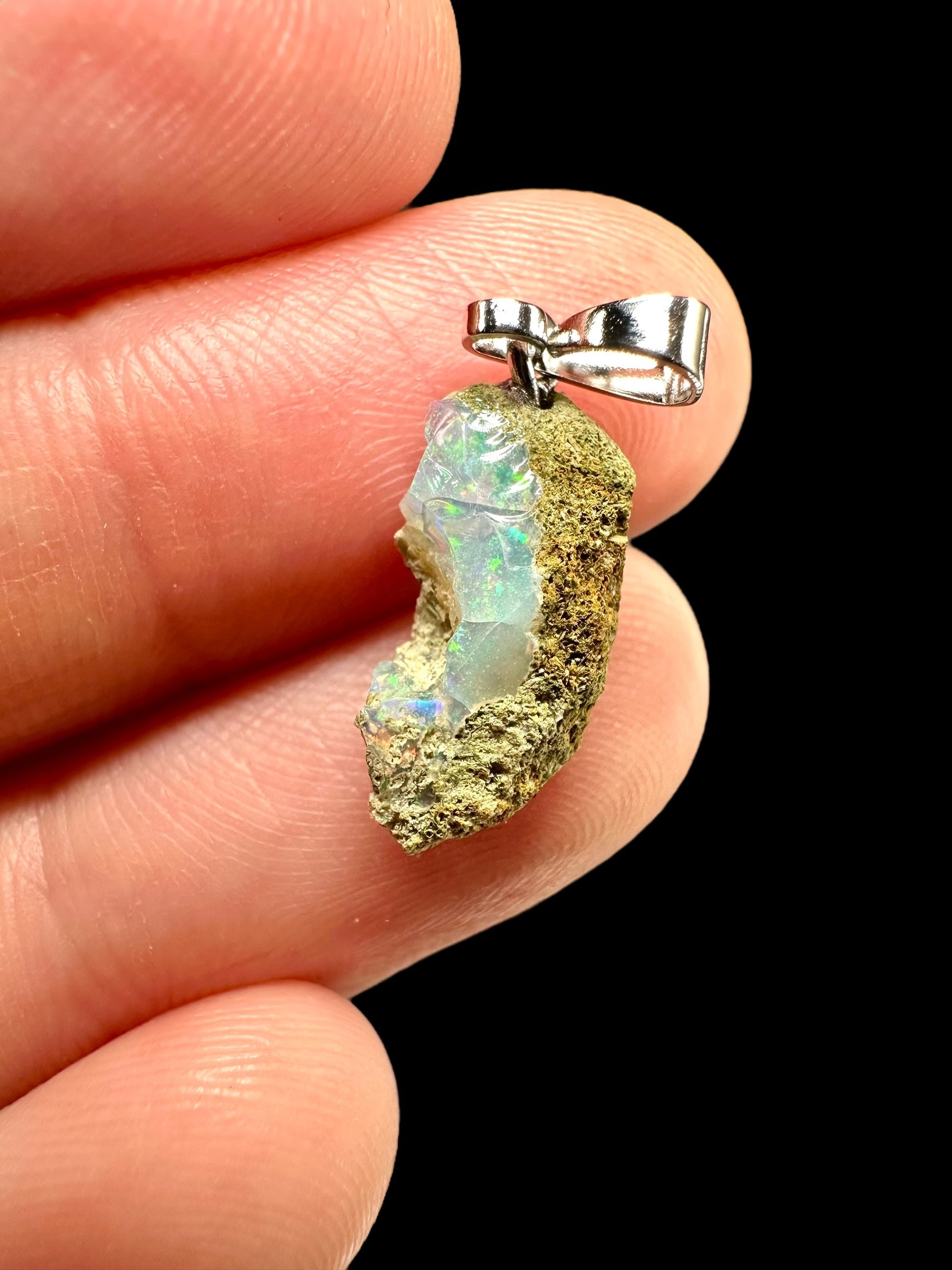 Precious opal pendant