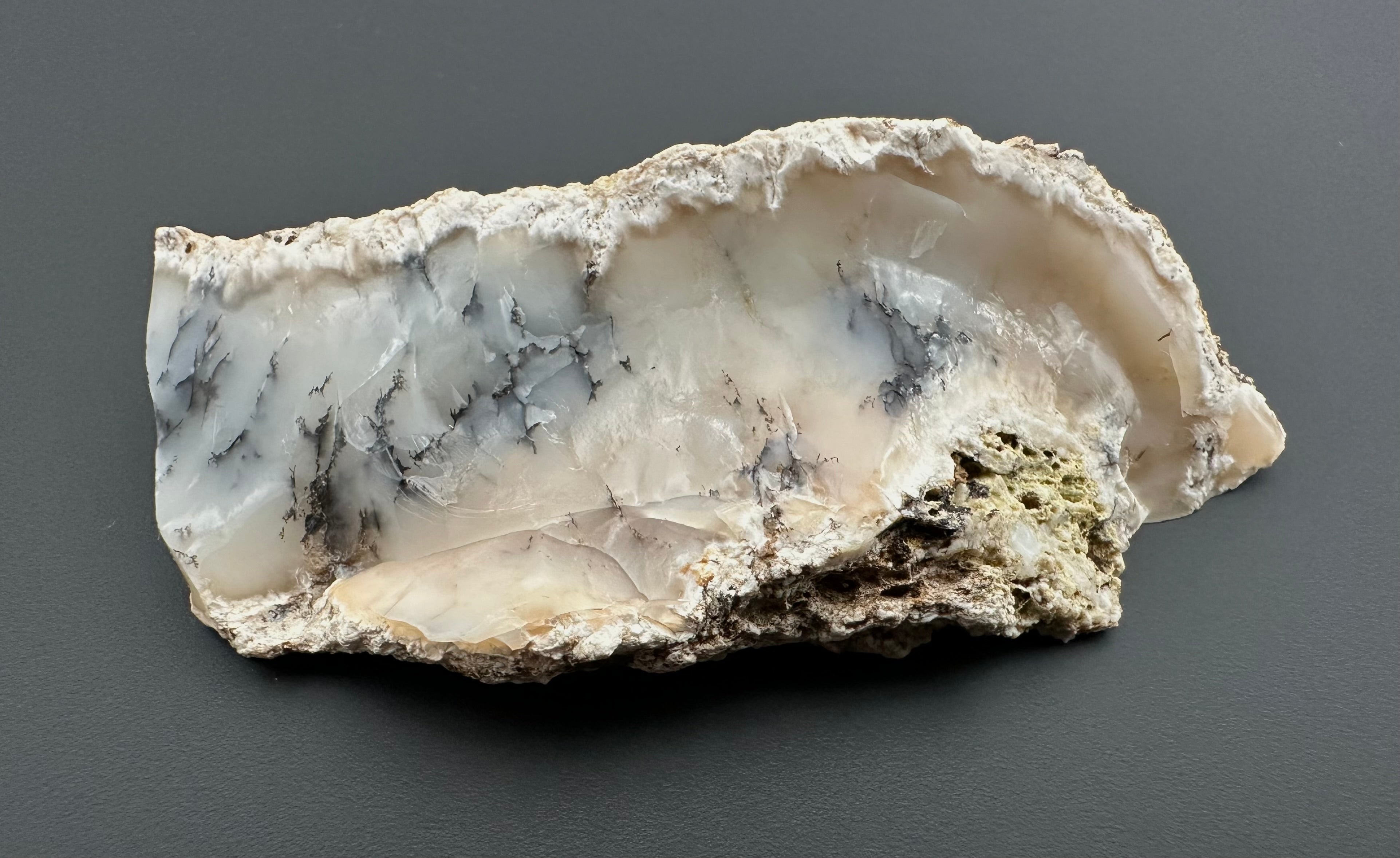 Opal – Bohouskovice, CZ - OPL006