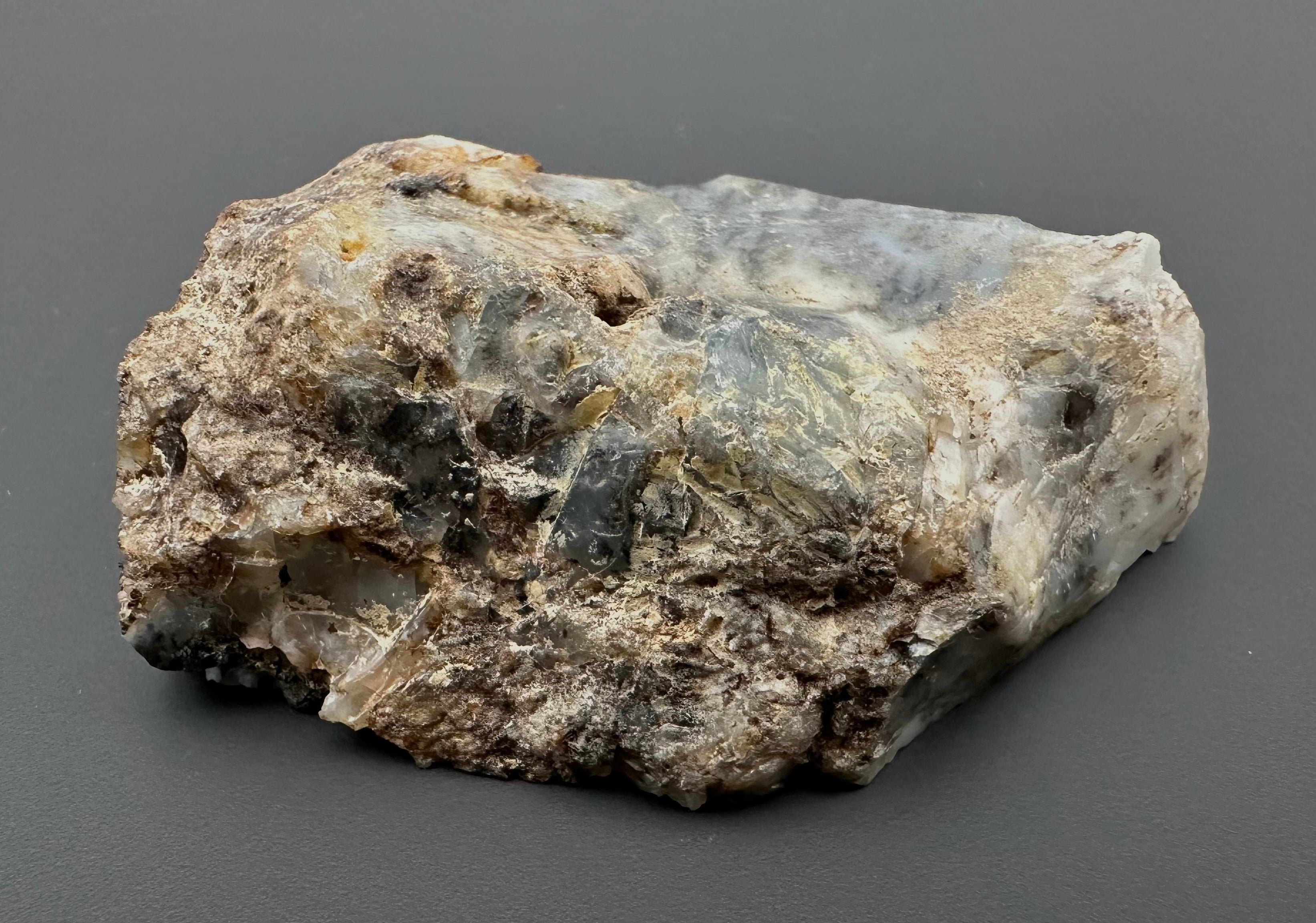 Opal – Bohouskovice, CZ - OPL011