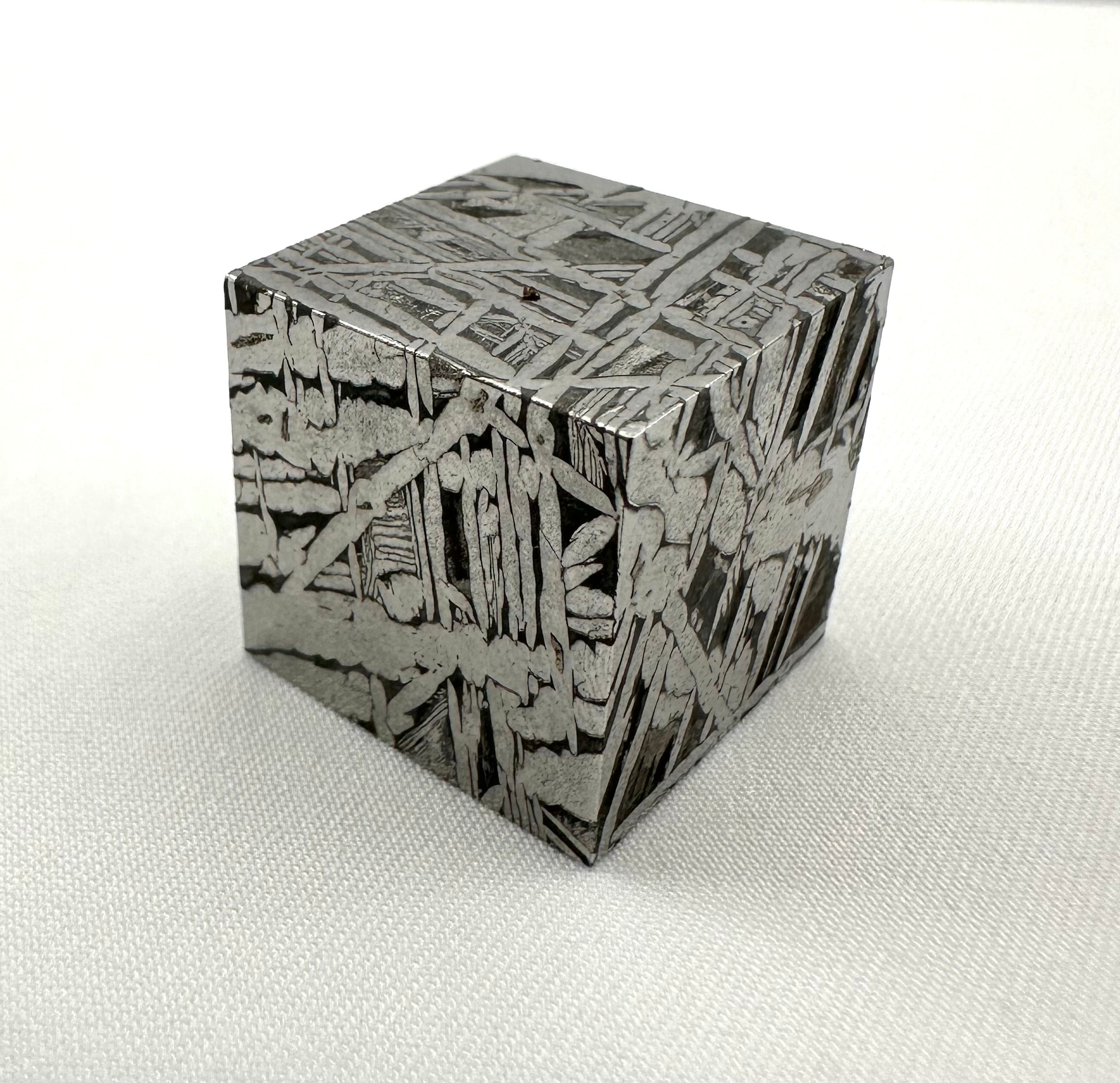 Meteorite Aletai Cube 20,7 mm – Xinjiang, China - MEAL02