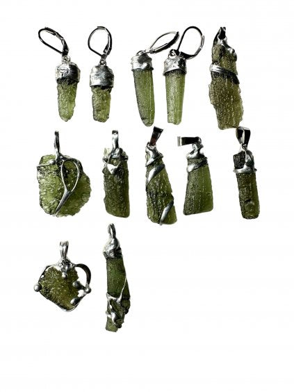 Gioielli in Moldavite Grezza – 32,6g - 0V014