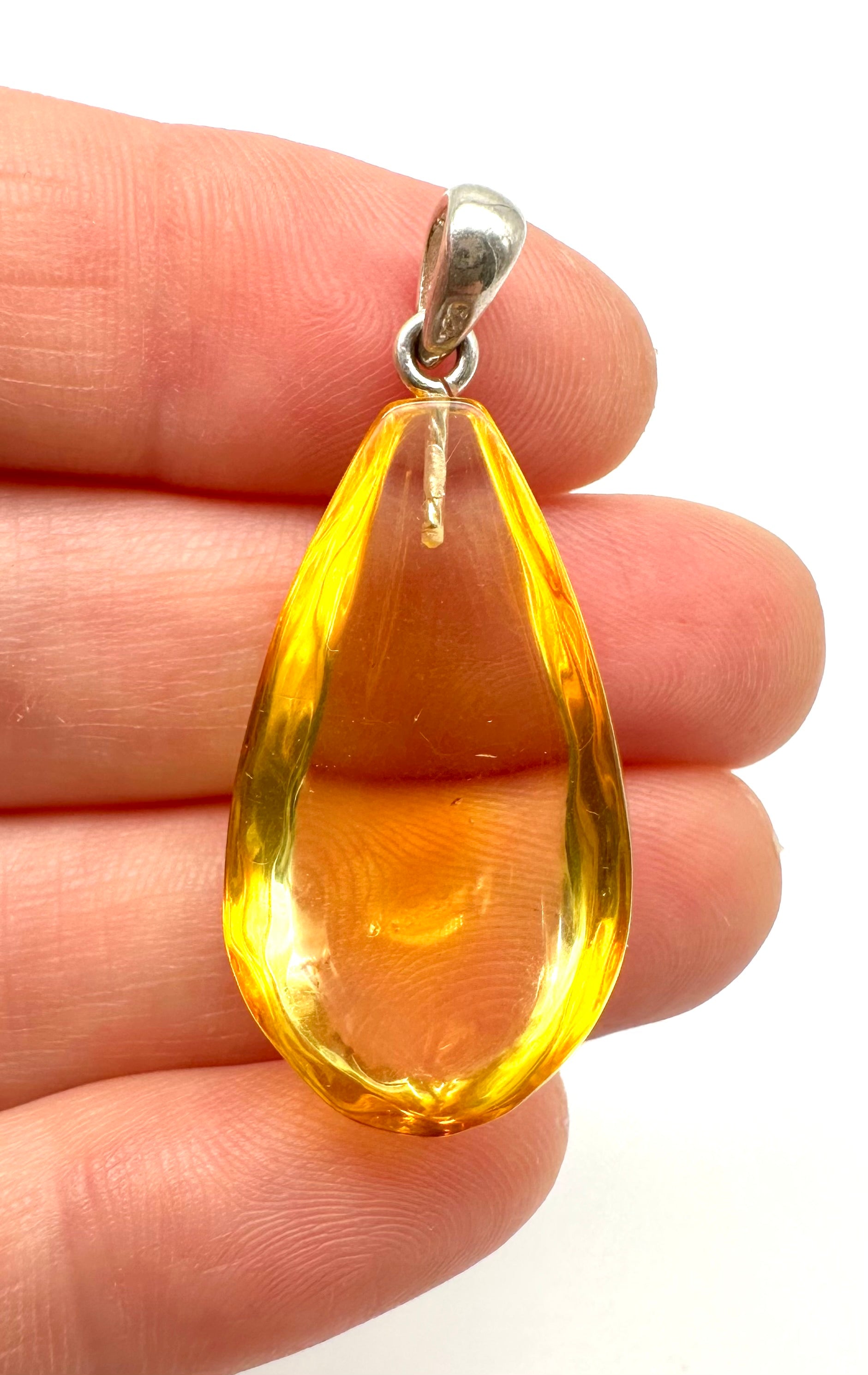 Silver amber pendant - SP/JN003