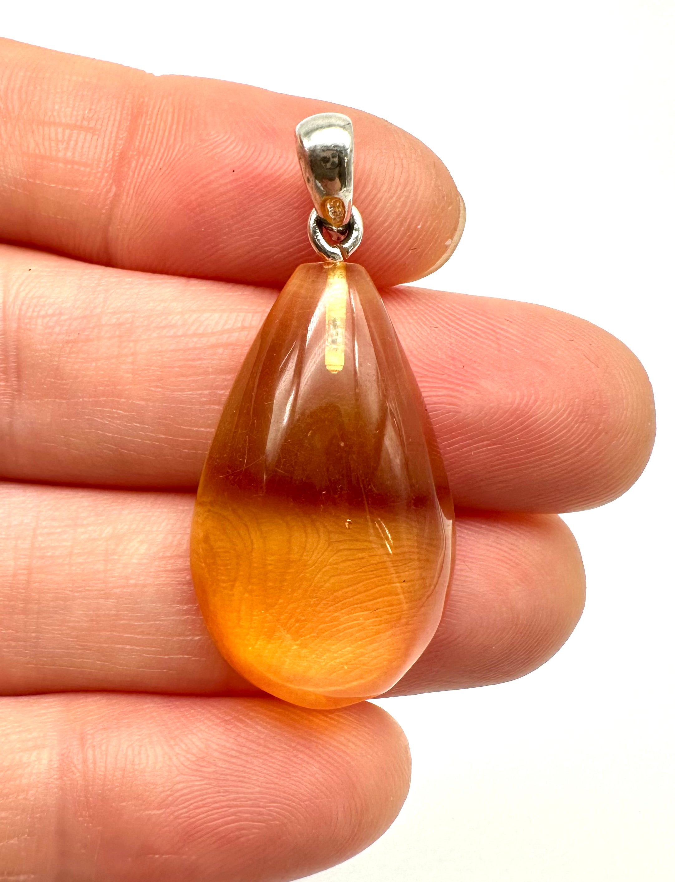 Silver amber pendant - SP/JN013