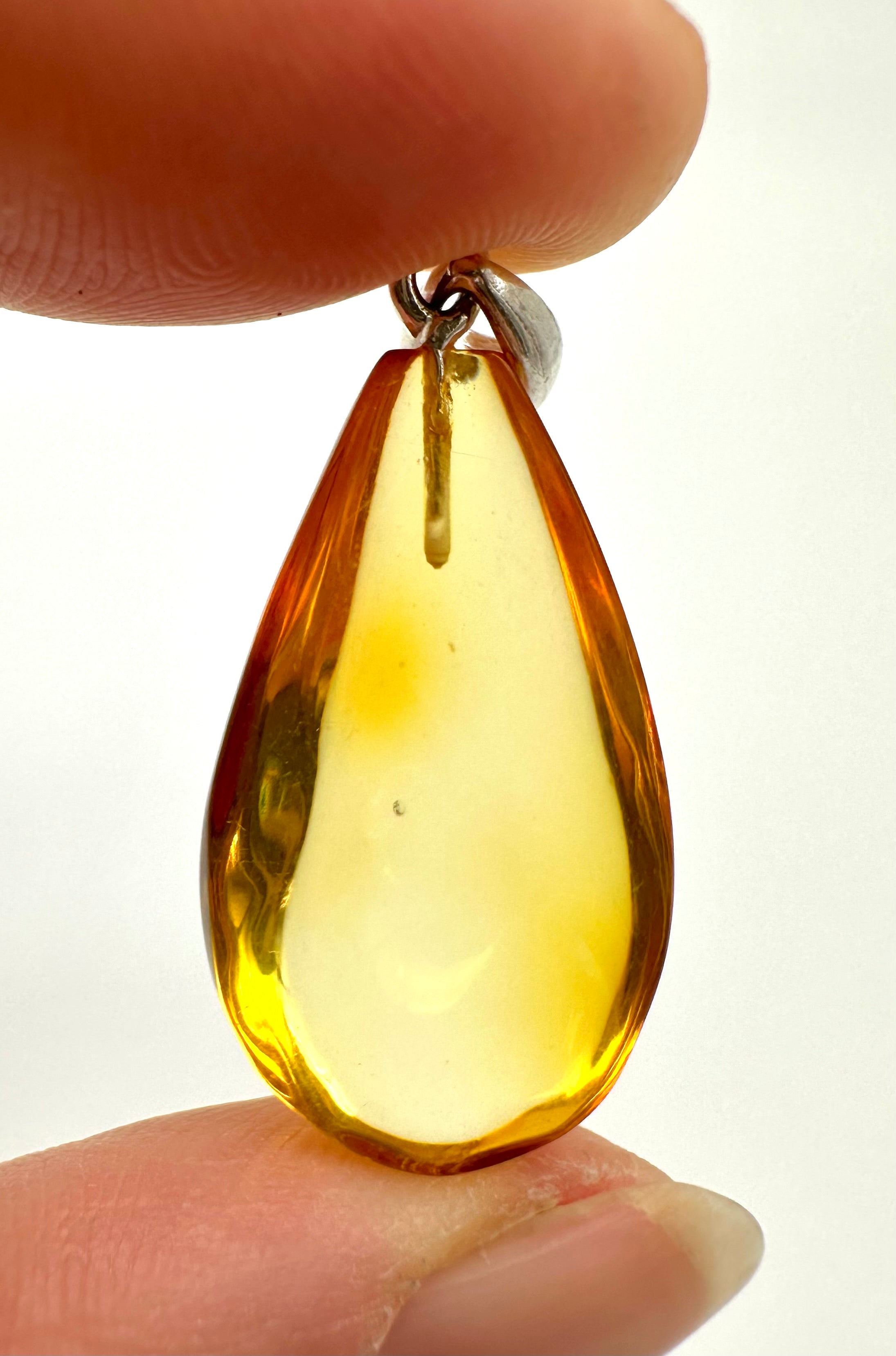 Silver amber pendant - SP/JN013