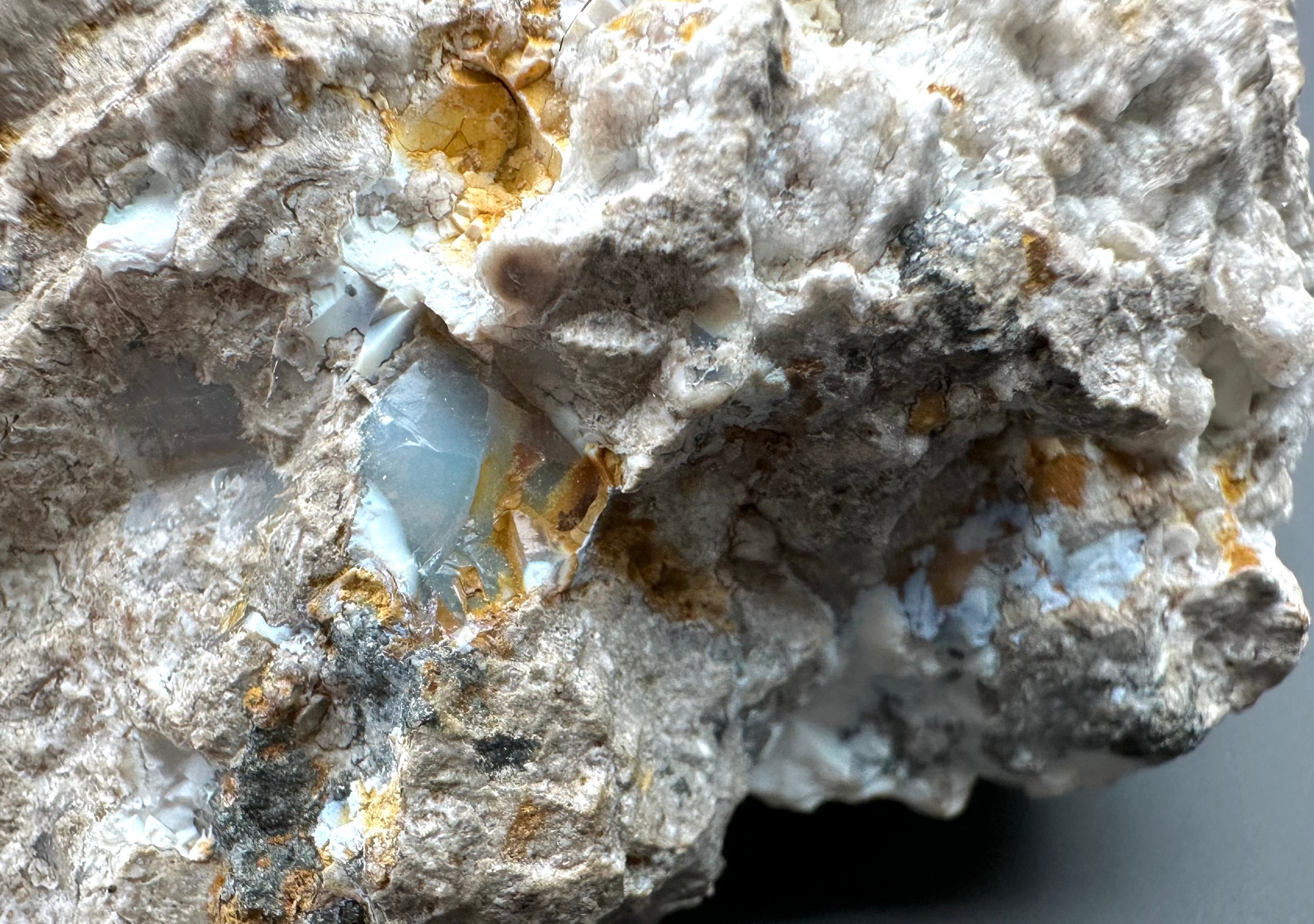 Precious opal – Dubnik, Slovakia - SOP097