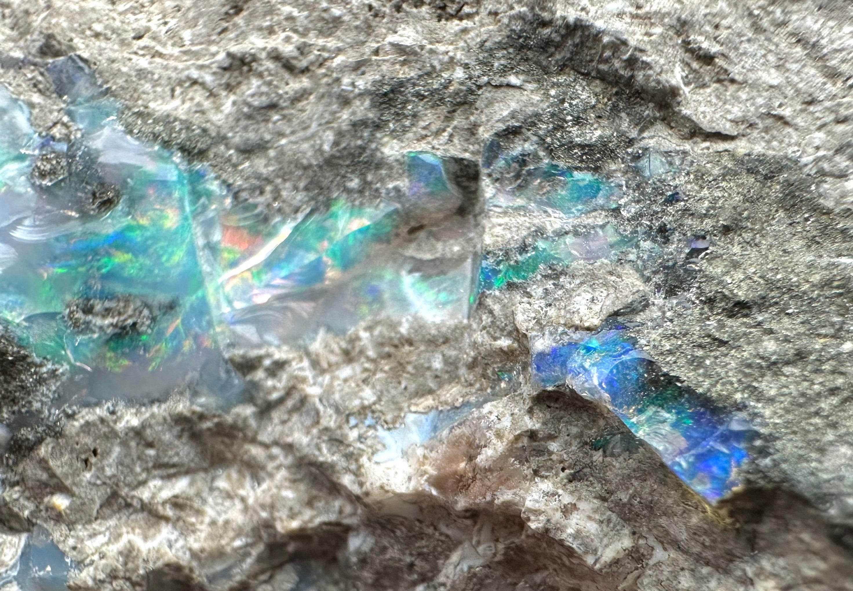 Precious opal – Dubnik, Slovakia - SOP097