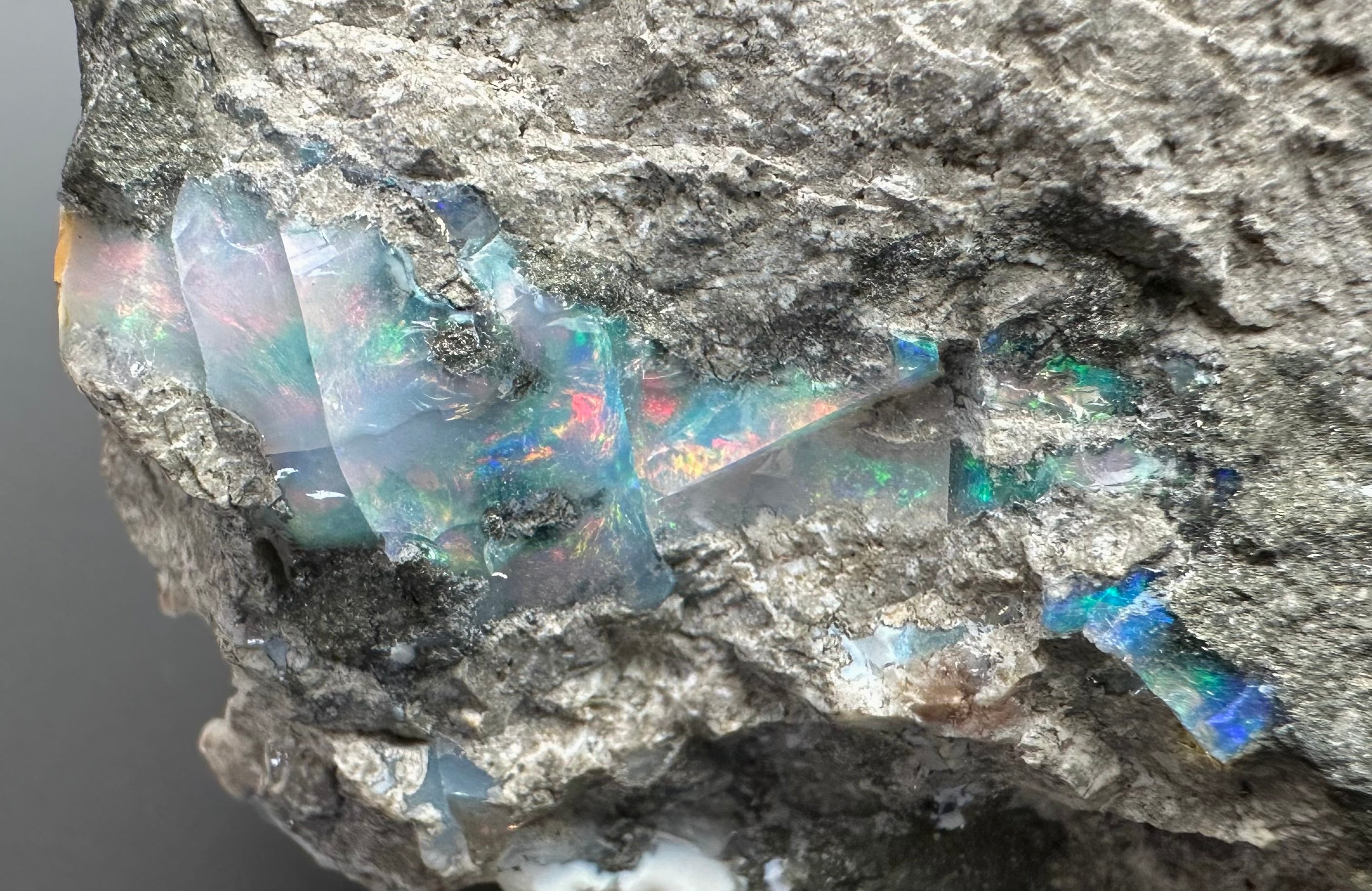 Precious opal – Dubnik, Slovakia - SOP097