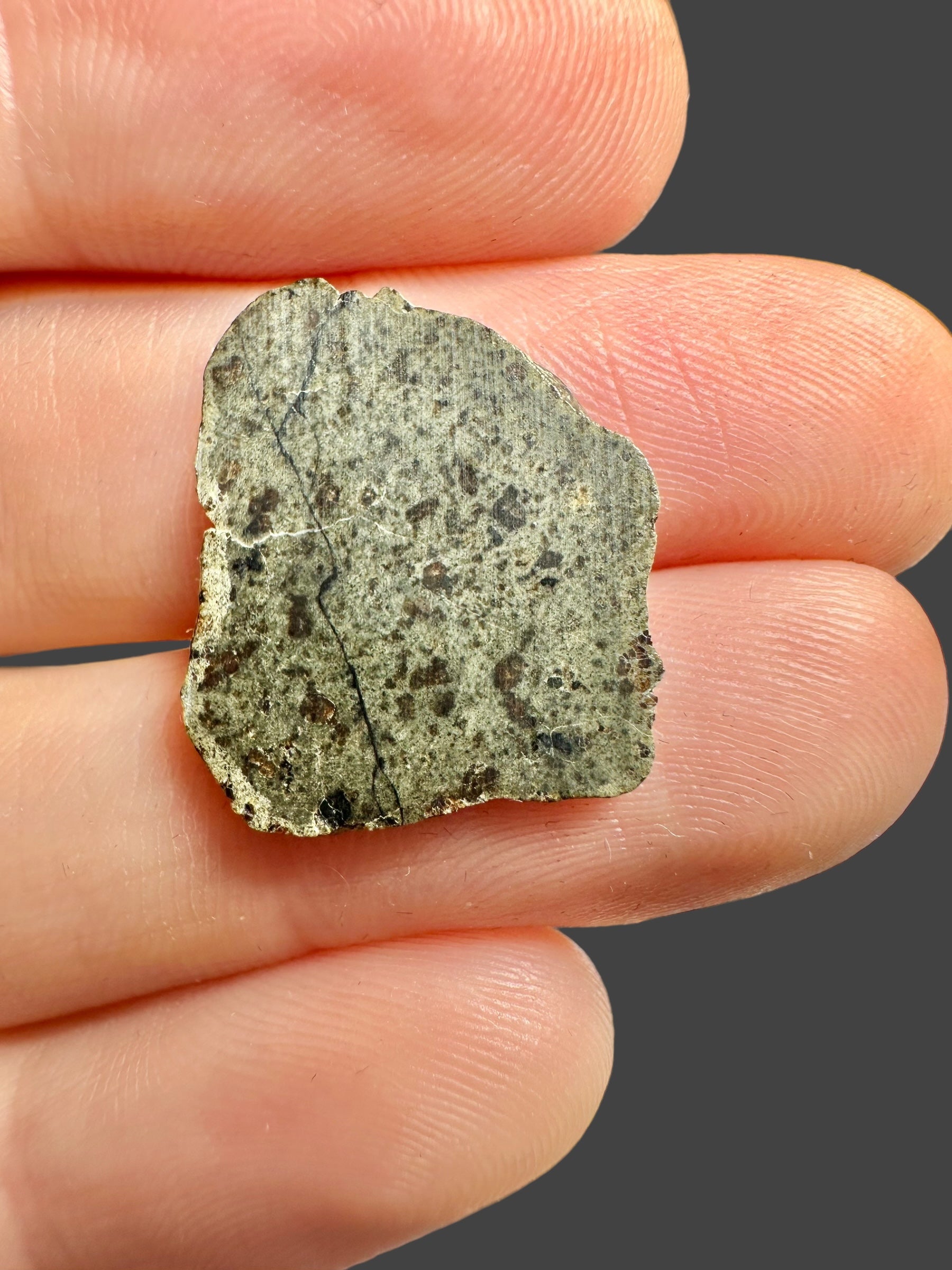 Meteorite Amgala 001 – 0,85g – Western Sahara - MEAM17