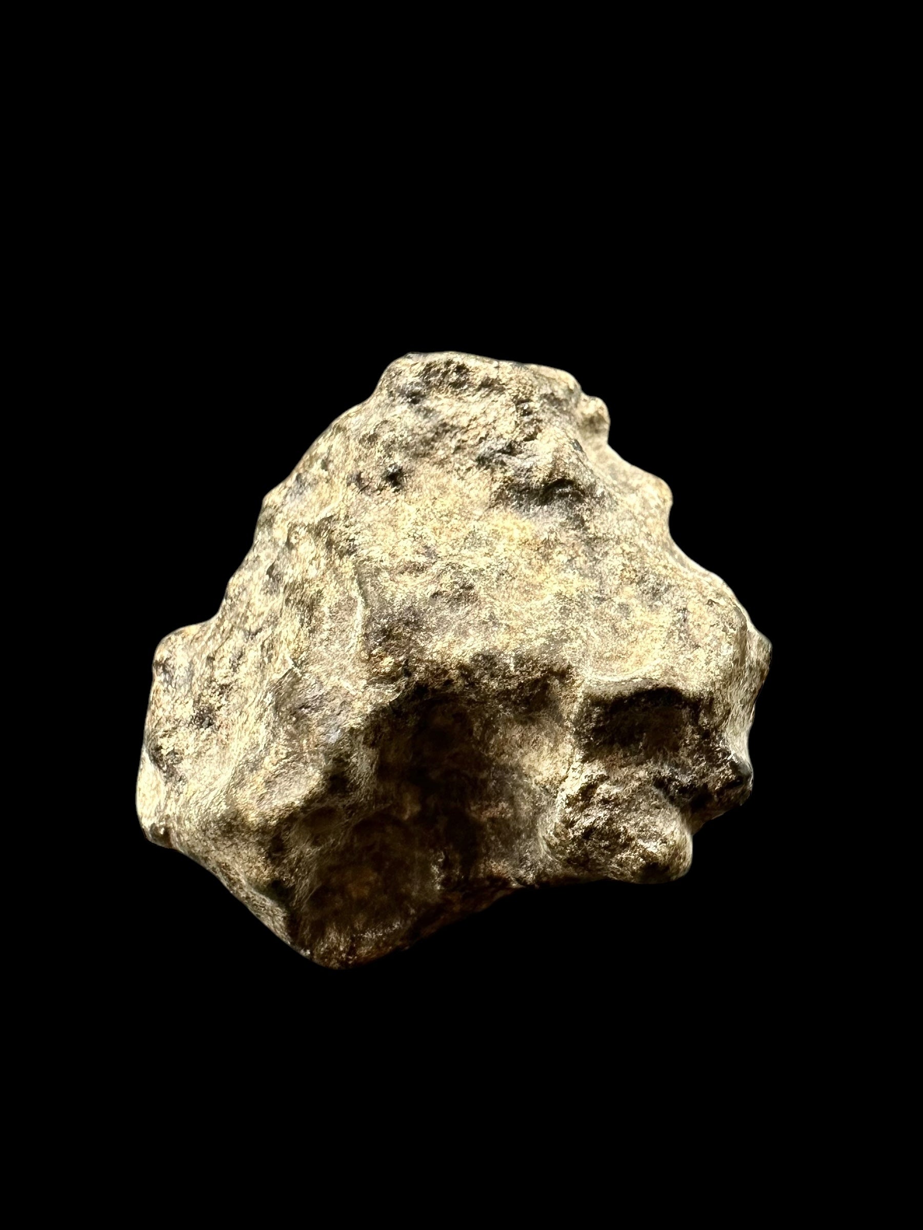 Meteorite Amgala 001 – 12,4g / raw – Western Sahara - MEAM27